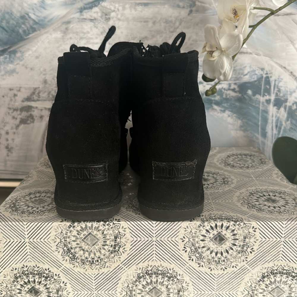 Dunes wedge booties. Size 8, Black